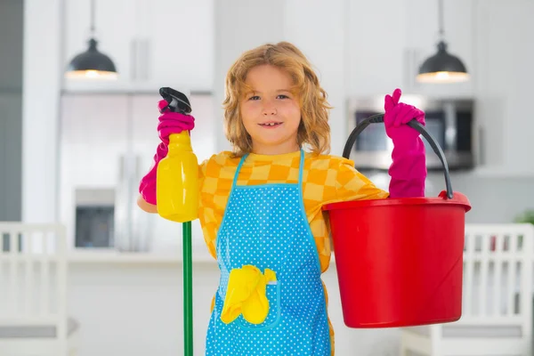 Putzen Hause Porträt Eines Kindes Das Bei Der Hausarbeit Hilft — Stockfoto
