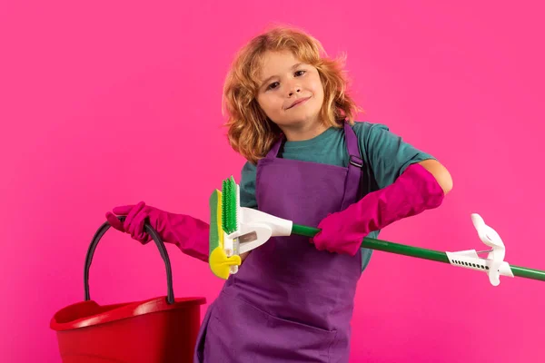 Miúdo Ajudar Com Tarefas Domésticas Limpeza Casa Limpeza Infantil Casa — Fotografia de Stock