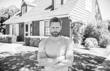 confident bearded man crossed hands, confidence.