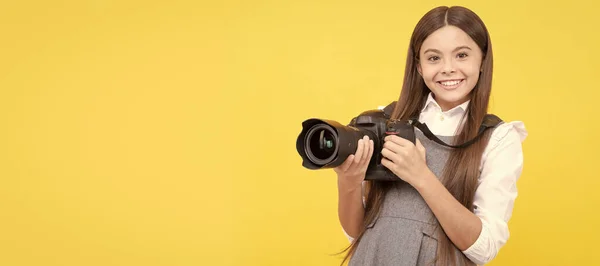 Menina Alegre Tirar Foto Com Digicam Fotografia Fotógrafo Infantil Com — Fotografia de Stock
