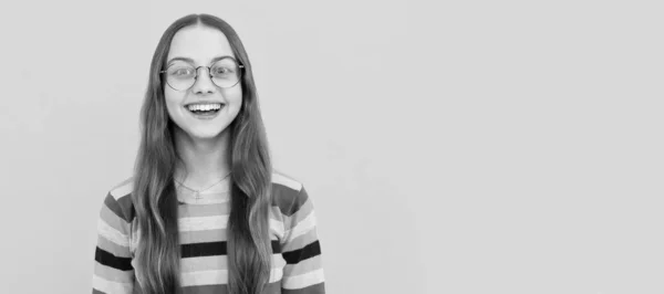 Feliz Estudante Nerd Adolescente Menina Óculos Para Visão Óculos Cara — Fotografia de Stock