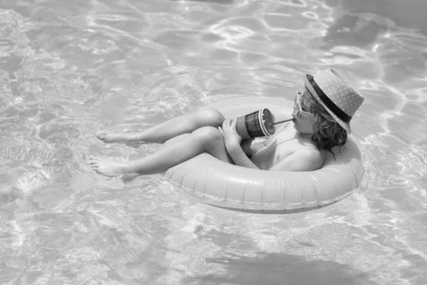 Child Boy Splashing Swimming Pool Swim Water Sport Activity Summer — Zdjęcie stockowe