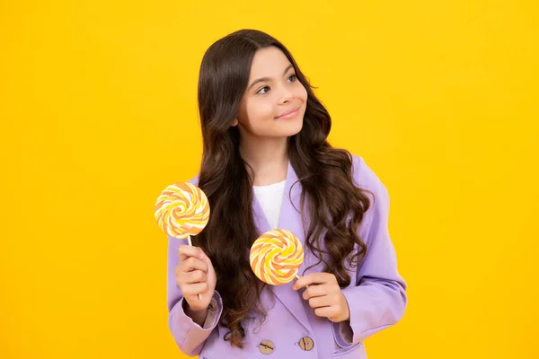 Hipster Tiener Kind Meisje Likken Lollypop Suikervoeding Snoep Snoep Kind — Stockfoto