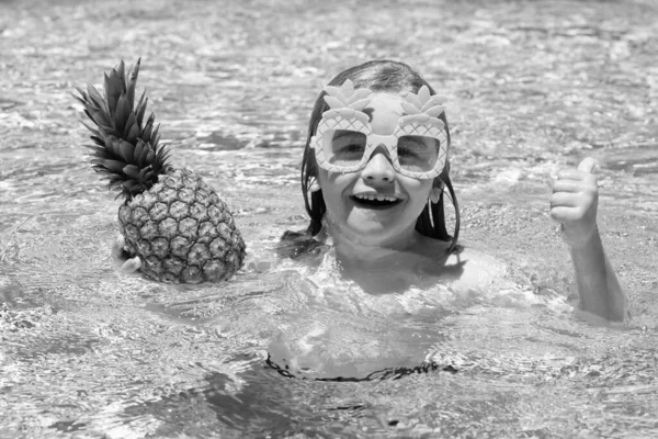 Child Playing Swimming Pool Summer Kids Activity —  Fotos de Stock