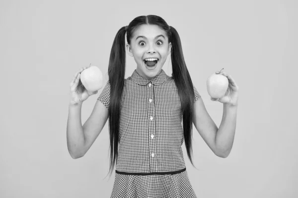Portrait Confident Teen Girl Apple Going Have Healthy Snack Health — Stockfoto