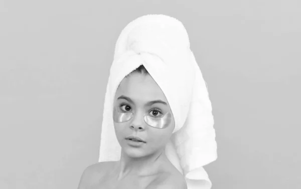 Teen Kid Shower Towel Golden Patch — Zdjęcie stockowe