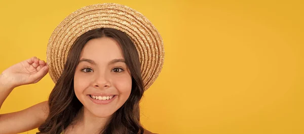 Having Fun Selfie Time Child Wear Straw Hat Smiling Teen — Stockfoto