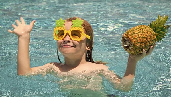 Child Playing Swimming Pool Summer Pineapple Fruit Summer Kids Activity — Zdjęcie stockowe