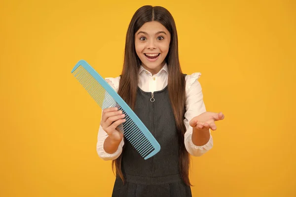 Teenager Girl Long Hair Holding Comb Hairbrush Combing Beauty Conditioner — Foto Stock