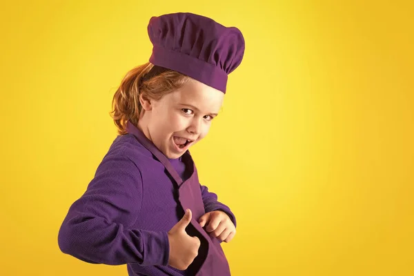 Criança Cozinheira Criança Usando Uniforme Fogão Chapéu Chef Preparando Comida — Fotografia de Stock