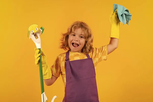 Child Helping Clean Child Doing Housework Having Fun Studio Isoalted — Stock Photo, Image
