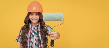 Dekorasyon için paten fırçası. Çocuk eğitimi. Yenileme işi. çocukluğunu geliştir. Miğfer yatay poster tasarımlı çocuk geliştirici. Başlık, kopyalama alanı