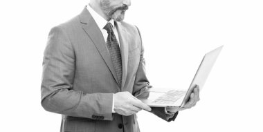 kırpılmış iş adamı modern kablosuz dizüstü bilgisayarı kullanıyor beyaz, bağımsız olarak izole edilmiş.