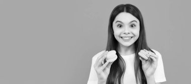 Mutlu çocuk, Fransız kurabiyesi, badem kurabiyesi, badem kurabiyesi..