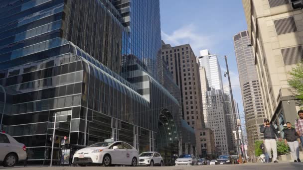 芝加哥 2023年5月26日 芝加哥城市街道景观 道路和摩天大楼 慢动作 — 图库视频影像