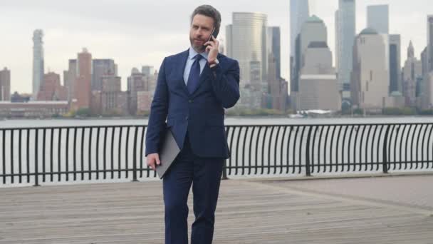 Businessman Using Mobile Business Conversation Businessman Using Phone Man Phone — Stock Video