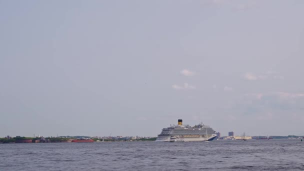 Nova York Eua Junho 2023 Navio Cruzeiro Norwegian Joy Sailing — Vídeo de Stock