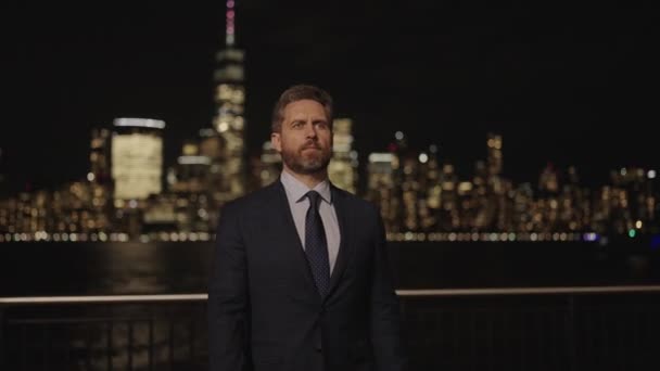 Adamının Başarısı Manhattan Daki Spanyol Işadamı Dışarıda Başarılı Bir Adamı — Stok video