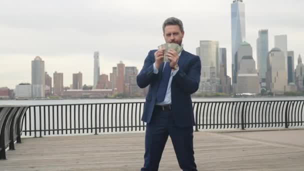 Чоловік Бізнес Трейдер Рахує Готівку Успішний Заробіток Бізнесмен Заробляє Гроші — стокове відео