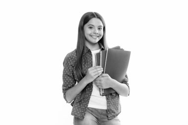 Genç liseli kız kitaplarla ders çalışıyor. Bilgi ve çocukların eğitim kavramını öğrenmek. Mutlu gülümseyen genç kızın portresi.