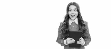 Okumak kelime dağarcığımı artırır. Şaşkınlık kitabı. Edebiyat okulu. Edebiyat İngilizcesi. Liseli kız öğrenci pankartı. Kopya alanı olan öğrenci portresi