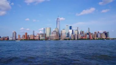 New York Manhattan Cityscape New York. New York Manhattan 'da hava karardığında zaman turu başlar. New York 'un Aşağı Manhattan Finansal Bölgesi Hudson Nehri' nde zaman aşımı günbatımı. New York 'tan sevgilerle..