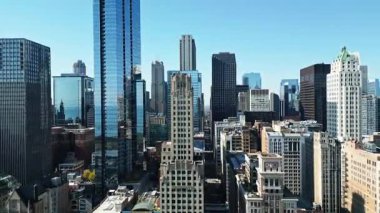 İş bölgesindeki gökdelen ve ofis binası. Chicago gökdelen şehri. Şehir manzarası havası. Şehir silueti. Şehir mimarisi Chicago. Chicago şehir parkı. Kentsel katmanlar.