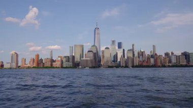 Akşam New York Manhattan 'da. New York 'ta günbatımı Aşağı Manhattan Finans Bölgesi Hudson Nehri' nde. New York 'tan sevgilerle. Manhattan New York Şehri, New York. Manhattan 'ın ufuk çizgisi gündoğumu manzarası