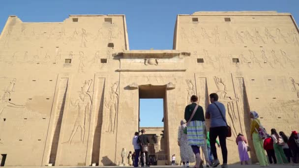 Edfu Αιγυπτοσ Δεκέμβριος 2022 Tilt Κάτω Πανοραμική Θέα Του Ναού — Αρχείο Βίντεο