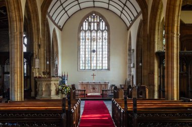 Langport, İngiltere - 23 Ocak 2017: Curry Rivel, Nave ve Chancel 'deki St. Andrew Kilisesi