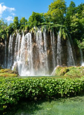 Plitvice Lakes Ulusal Parkı Hırvatistan 'ın en eski ve en büyük ulusal parklarından biri. Bu fotoğraf Temmuz 2023 'te çekildi..