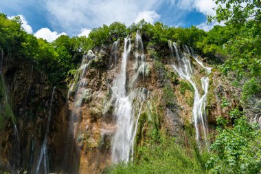 Plitvice Lakes Ulusal Parkı Hırvatistan 'ın en eski ve en büyük ulusal parklarından biri. Bu fotoğraf Temmuz 2023 'te çekildi..