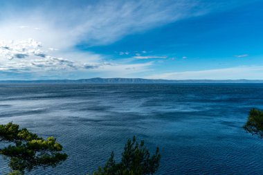 Makarska Riviera kıyı şeridi Eylül ayında, Hırvatistan