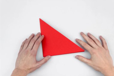 Sevgililer Günü için kalp şeklinde kağıt kar tanesi. DIY konsepti. Adım adım talimatlar.