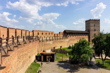 Ortaçağ Lutsk kalesi. Ukrayna 'nın simgesi. Avlu.