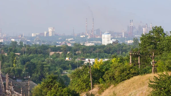 Vista Ciudad Industrial Zaporozhye Ucrania Emisiones Humo Contaminación Atmosférica Mala —  Fotos de Stock