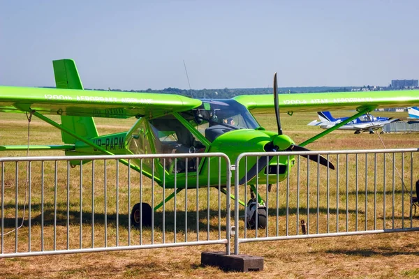机场的Aeroprakt 22Ls型飞机 — 图库照片