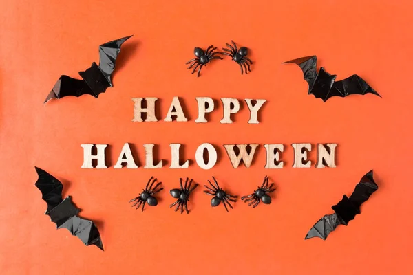 Felirat Boldog Halloweent Narancssárga Alapon Denevérek Pókok Üdülési Kártya — Stock Fotó