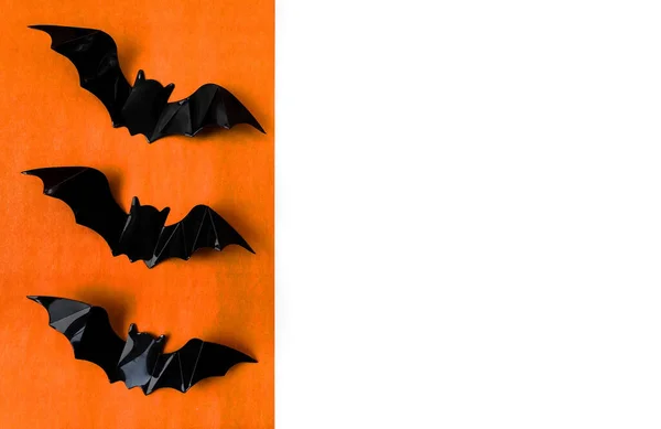 Halloween Vakantie Vlak Een Oranje Witte Achtergrond Kopieerruimte Spinnen Een — Stockfoto