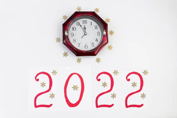 Napis 2022 Zegarem Białym Tle Koncepcja Bożego Narodzenia Nowego Roku — Zdjęcie stockowe
