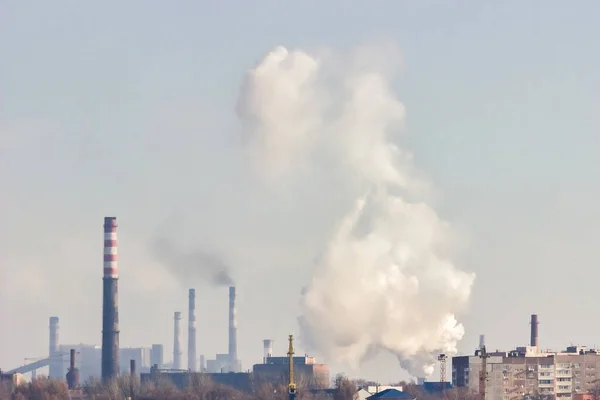 Widok Przemysłowe Miasto Zaporoże Ukraina Emisja Dymu Kominów Zanieczyszczenie Powietrza — Zdjęcie stockowe