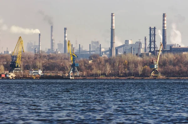 Uitzicht Industriële Stad Zaporozhye Oekraïne Smog Emissies Van Schoorstenen Van Stockfoto