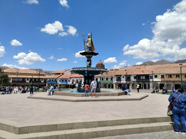 Posąg Pachacutec Placu Armas Cusco Peru — Zdjęcie stockowe