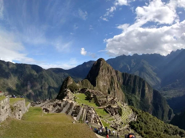 Maço Picchu Peru dağlarının güzel manzarası