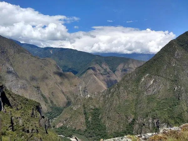 Machu Picchu - Dağlardaki İnka kalıntıları