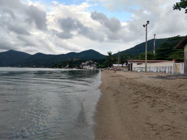 Santa Catarina Brezilya 'daki deniz ve plaj manzarası