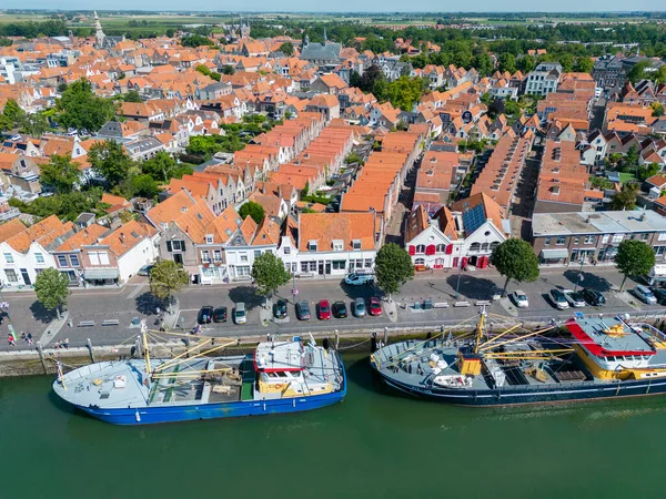 Légi Felvétel Városnéző Vonóhálós Hajóval Zierikzee Nieuwe Havenben Provinz Zeeland — Stock Fotó