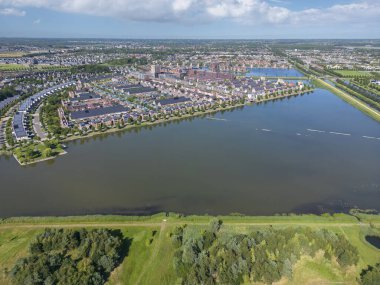 Heerhugowaard 'daki Güneş Şehri' nden Stad van de Zon 'un hava görüntüsü. Hollanda 'nın Kuzey Hollanda Eyaleti