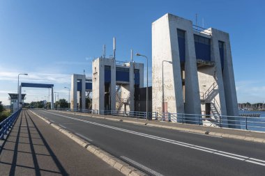 Krabbersgat Markerwaarddijk 'e kilitlendi. Hollanda 'nın Kuzey Hollanda eyaletinde Enkhuizen