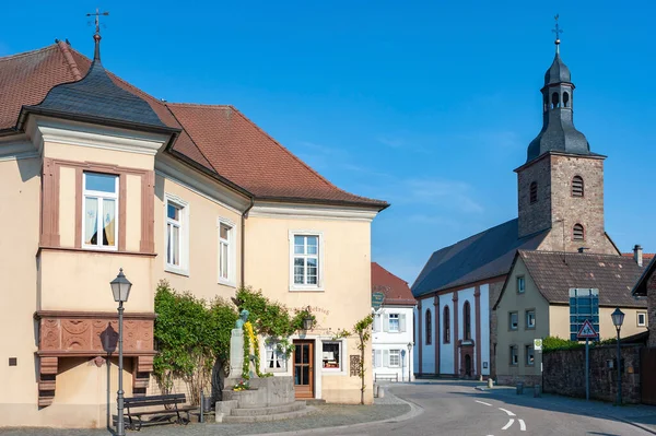 Stiftsschaffnereiとセント マイケルの大学教会とKlingenmuensterの町の風景 地域ドイツのラインラント プファルツ州の連邦州におけるパラチネート — ストック写真